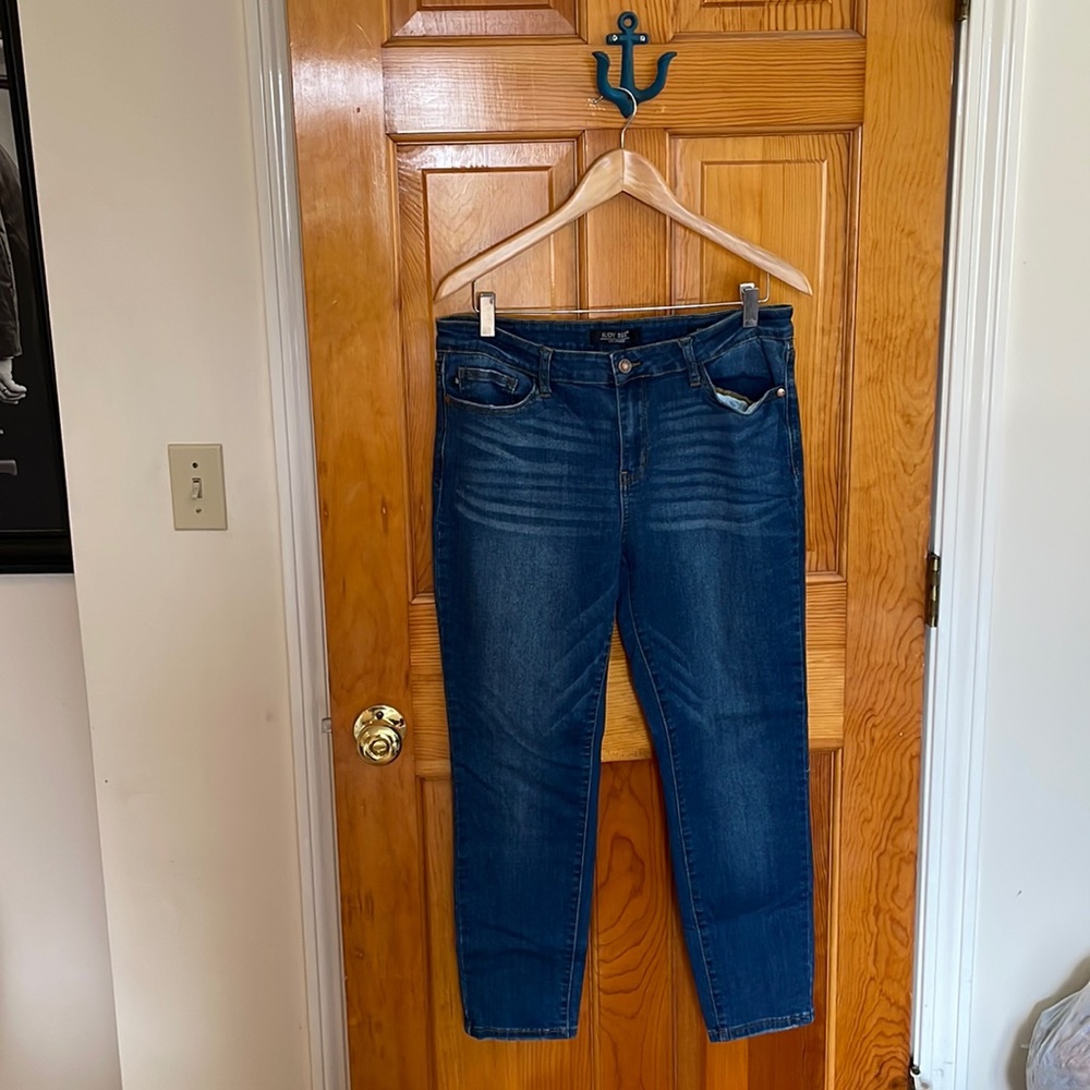 Stitch Fix Judy Blue 32 Relaxed Fit Jeans
